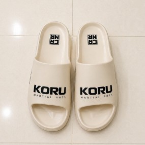 Slippers met eigen ontwerp | Slippers bedrukken voor ev...