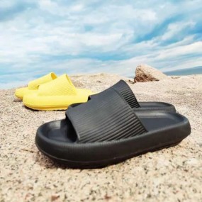 Slippers laten maken met bedrijfslogo | Relatiegeschenk...