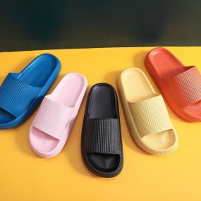 Slippers met logo bedrukken | Slippers laten bedrukken ...